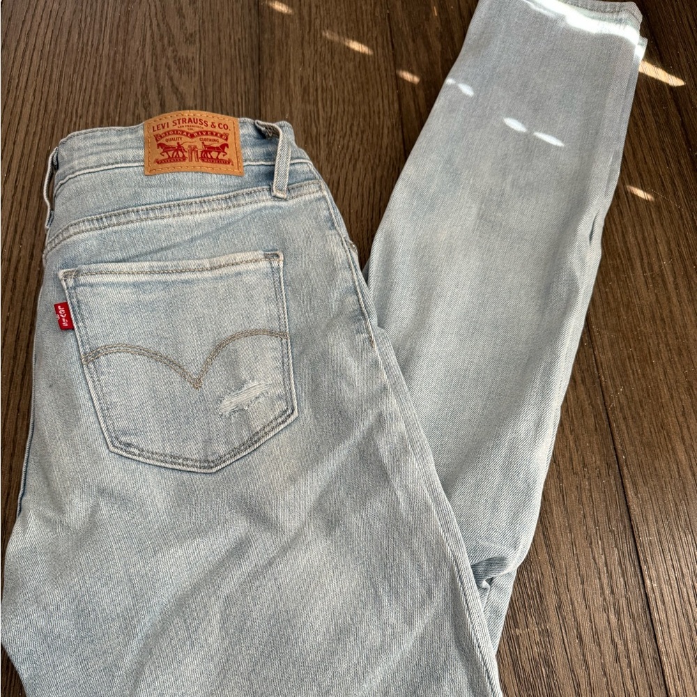 Levi jeans